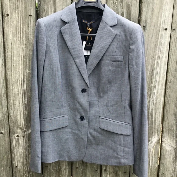 Brooks Brothers - Picture 4 of 16